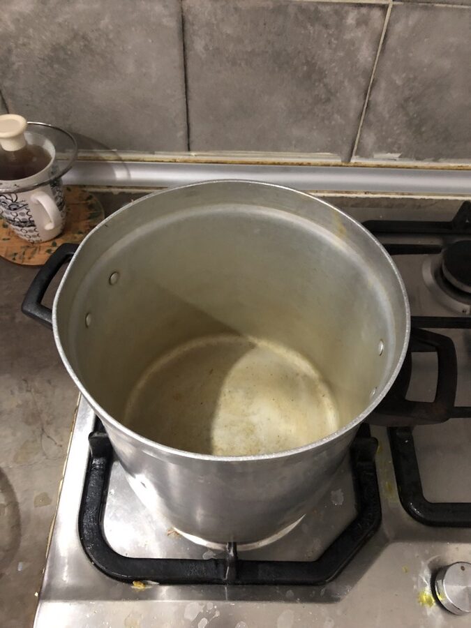 クスクス鍋下段（ここでスープを煮込みます）