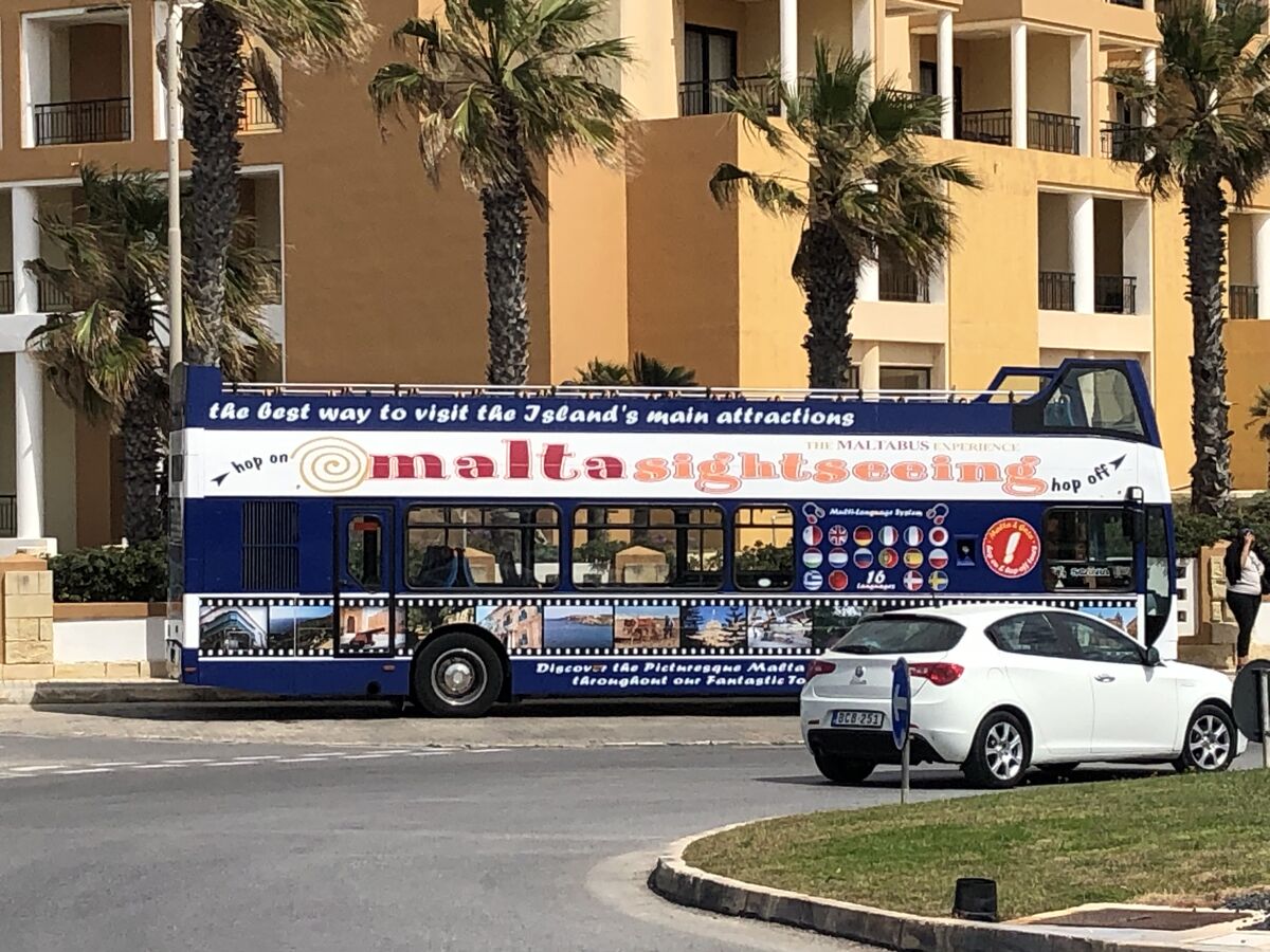 マルタ市内観光バス