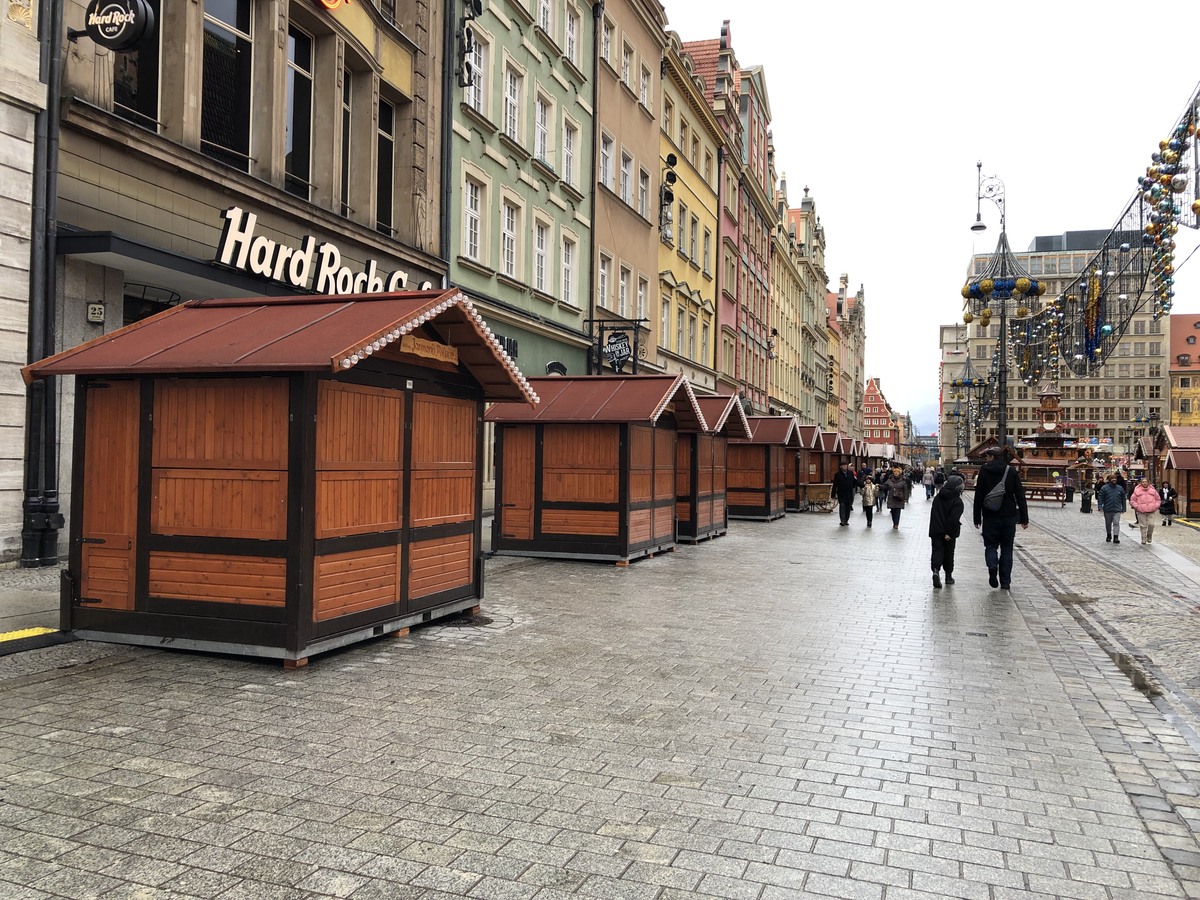 Wrocław Market Squareのクリスマスマーケット閉店中12月25日 (2)