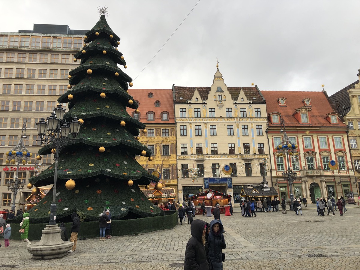 Wrocław Market Squareのクリスマス準備完了11月26日 (2)
