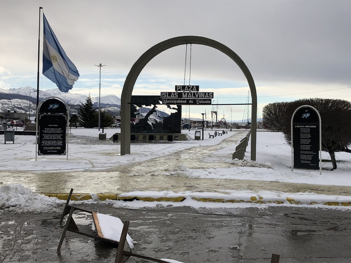 Plaza Malvinas Argentinas (2)