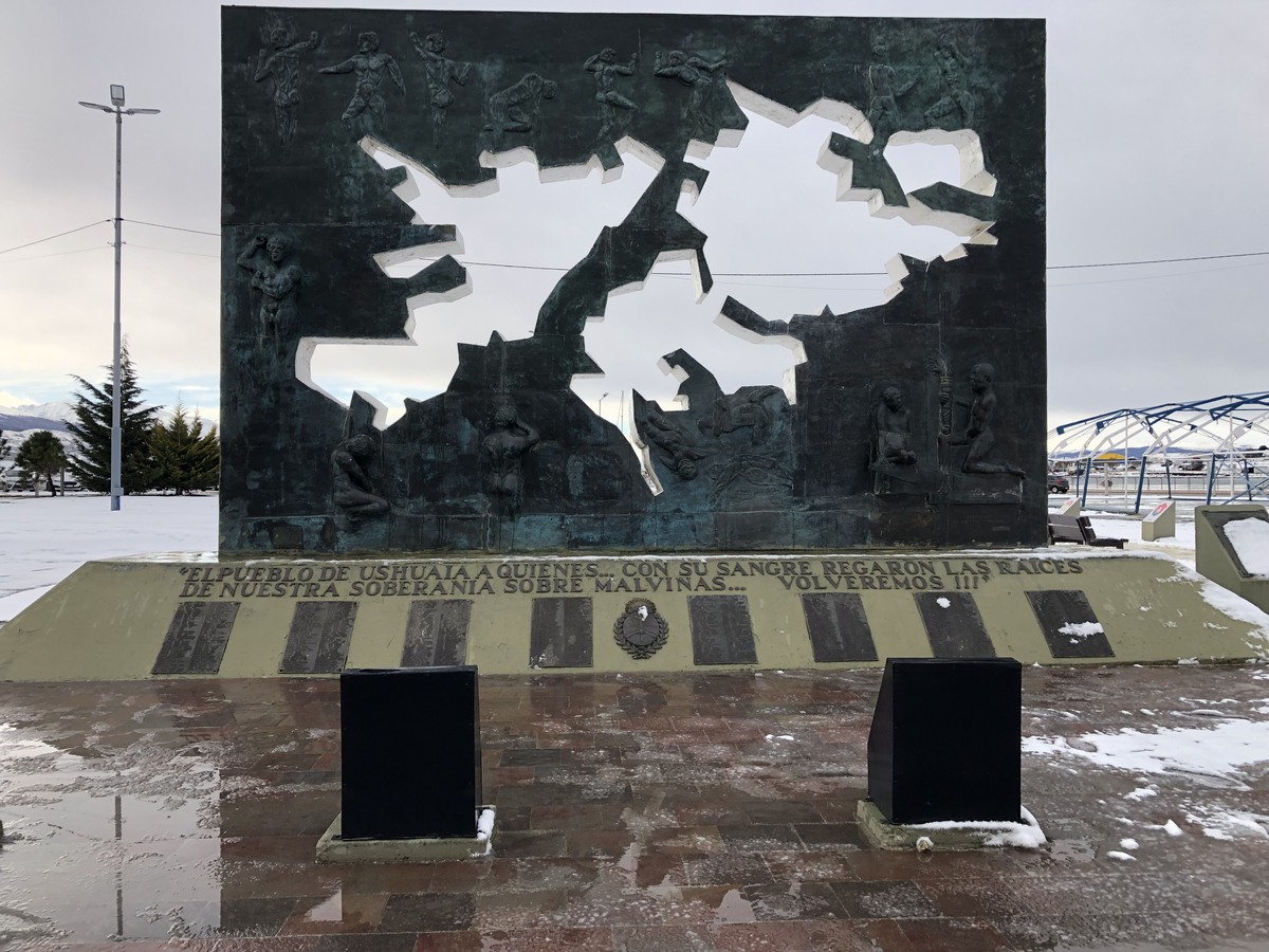 Plaza Malvinas Argentinas (4)