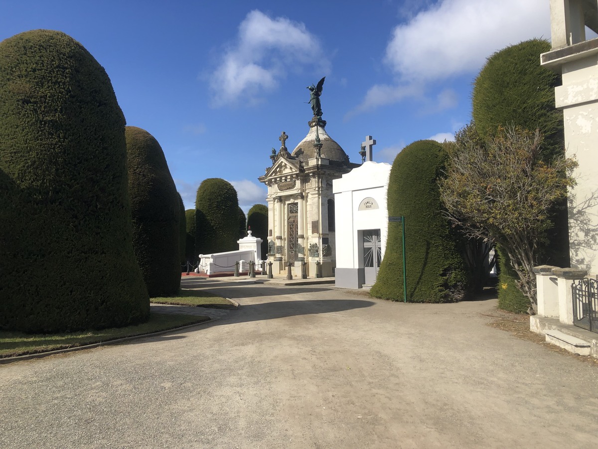 Cemetery of Punta Arenas (2)