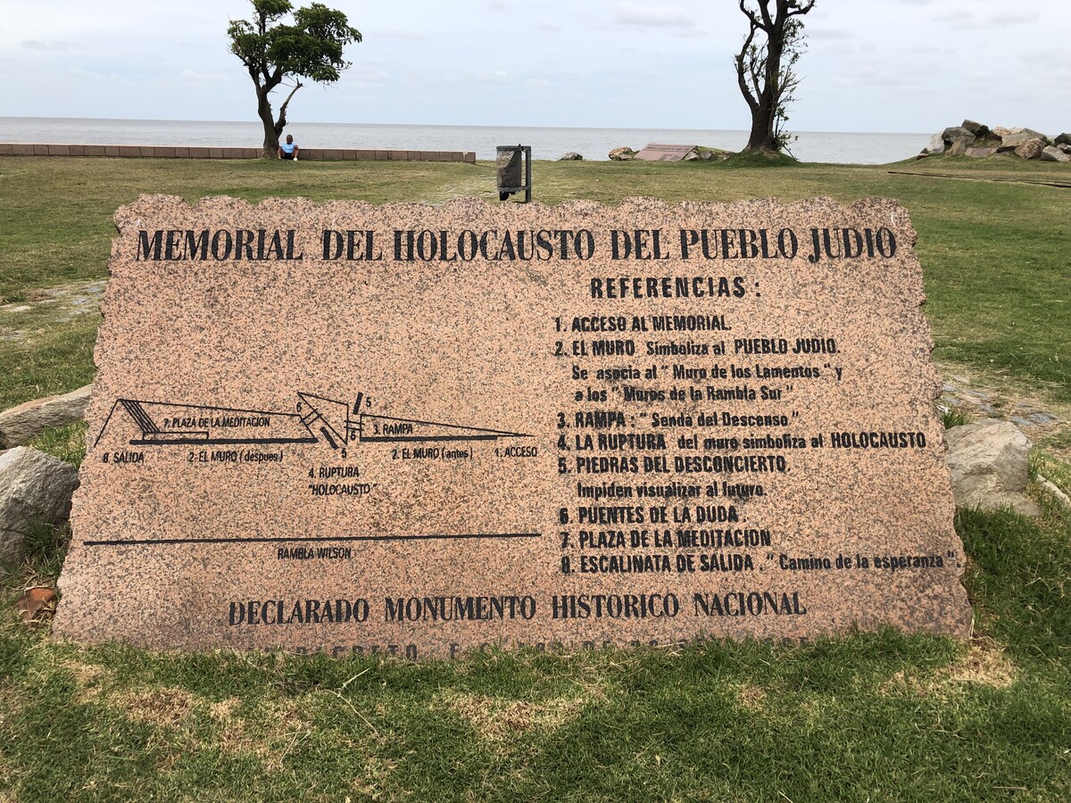 Memorial del Holocausto Judío de Uruguay (2)